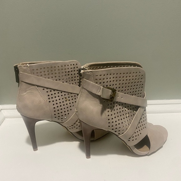 Bumper Tan High Strappy High Heel (4in) Boots-size 9 - Picture 7 of 8